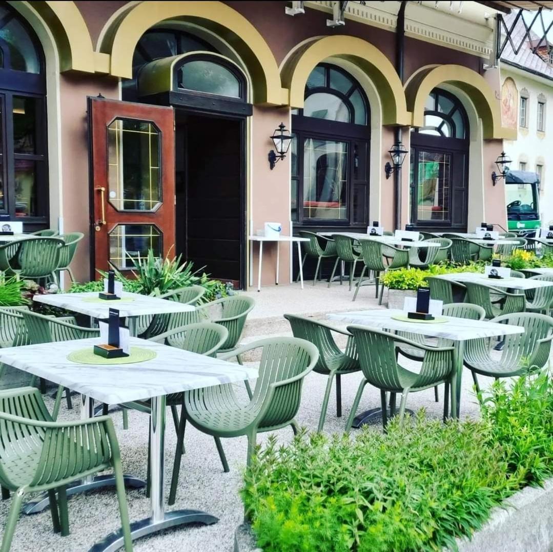 Cafe Zentral, Zimmer Mit Fruehstueck Kotschach-Mauthen Dış mekan fotoğraf